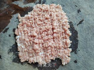 韭菜茄子肉馅水饺的做法步骤：1