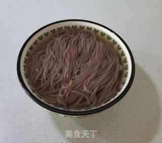 自制爽口冷面的做法步骤：4