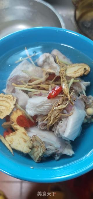 玛卡麦冬鸡汤的做法步骤：4
