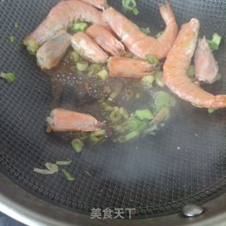 白菜粉丝鲜虾煲的做法步骤：7