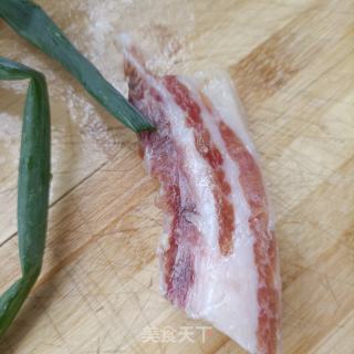 金华火腿炒绿豆芽的做法步骤：1