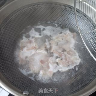 金华火腿炒绿豆芽的做法步骤：5