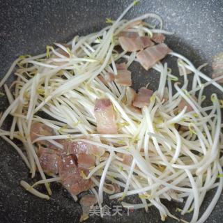 金华火腿炒绿豆芽的做法步骤：10