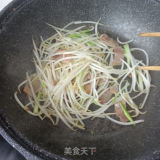 金华火腿炒绿豆芽的做法步骤：13
