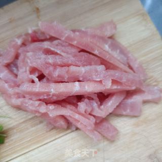 肉丝炒绿豆芽的做法步骤：3