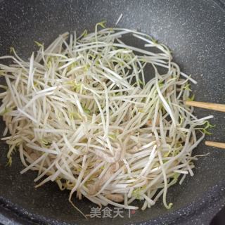 肉丝炒绿豆芽的做法步骤：8