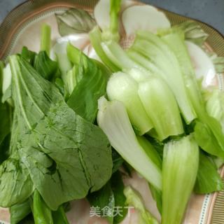 油菜炒白虾的做法步骤：1