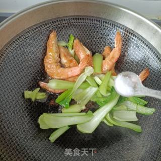 油菜炒白虾的做法步骤：7