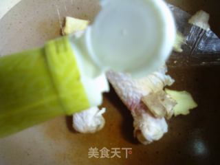 手撕琵琶腿肉拌青瓜的做法步骤：2