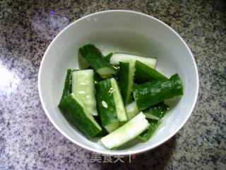 手撕琵琶腿肉拌青瓜的做法步骤：6
