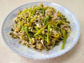 黄花菜炒绿豆芽的做法步骤：9