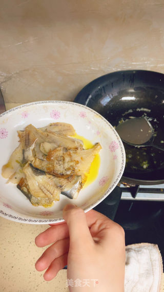 酸菜鲳鱼的做法步骤：3
