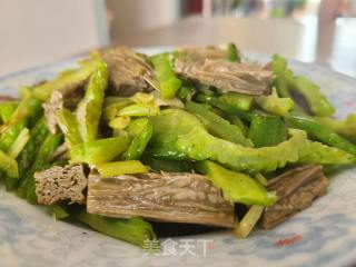 苦瓜炒黑豆腐竹的做法步骤：6