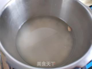 薏仁绿豆百合粥的做法步骤：2
