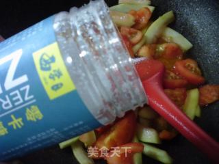 番茄炒西瓜皮的做法步骤：11