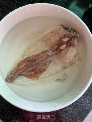 干鱿鱼黄瓜汤的做法步骤：1