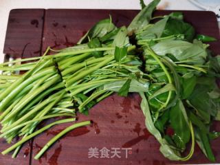 蒜香空心菜的做法步骤：1