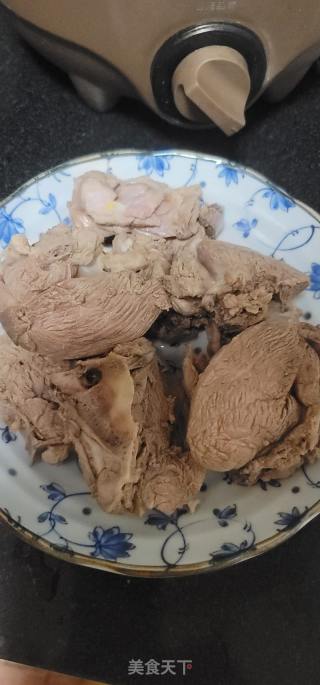 八珍鸭汤的做法步骤：3