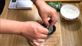 抹茶软酪大福，结合了抹茶清香和软酪丝滑质感，带来独特的风味享受。的做法步骤：19
