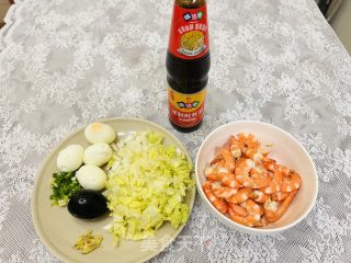 养生强身健体粥 | 鲜虾皮蛋白菜鸡蛋粥的做法步骤：1