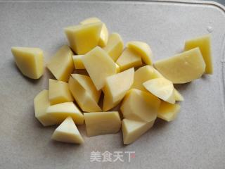 青蟹烧土豆的做法步骤：4