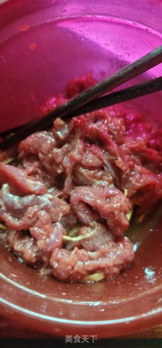 番茄烧滑牛肉的做法步骤：2