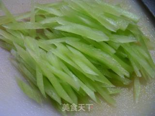 羊尾笋拌莴笋的做法步骤：4