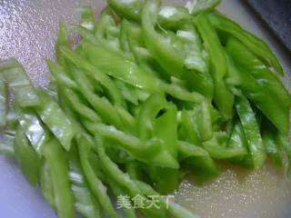 笋干菜炒青椒的做法步骤：3
