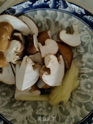 清炖牛肉的做法步骤：1