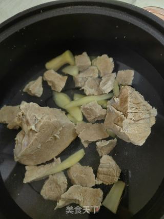 清炖牛肉的做法步骤：2