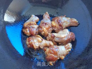 红烧鸡翅根的做法步骤：8