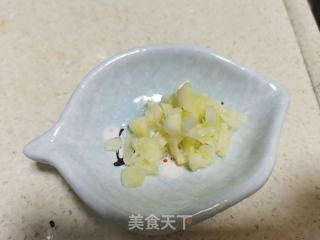 白灼菜心的做法步骤：1