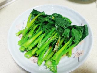 白灼菜心的做法步骤：3