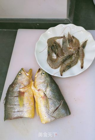 干锅黄花鱼的做法步骤：1