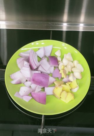 干锅黄花鱼的做法步骤：2