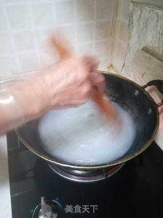 凉粉漏鱼的做法步骤：2