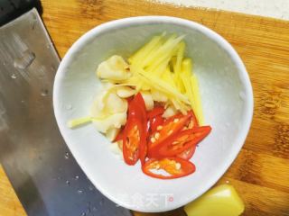 爆炒山鸡的做法步骤：3
