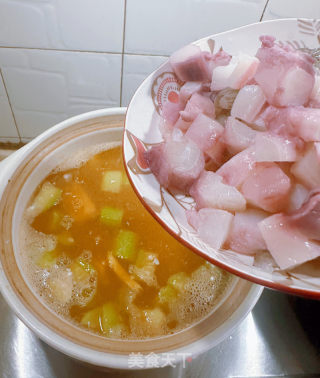 金沙海鲜豆腐汤的做法步骤：5