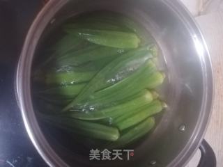 凉拌秋葵的做法步骤：2