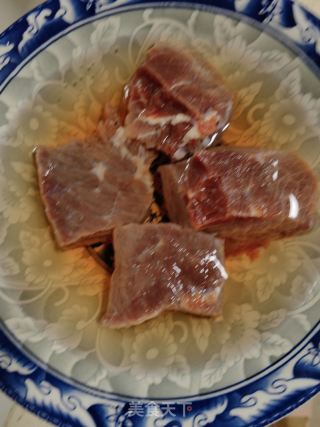 小米椒拌牛肉的做法步骤：1