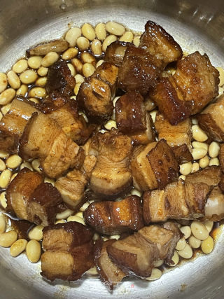 五花肉烧黄豆的做法步骤：10