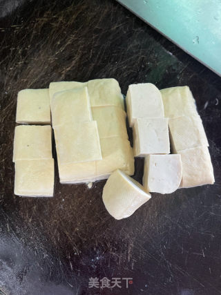 五花肉烧豆腐的做法步骤：5