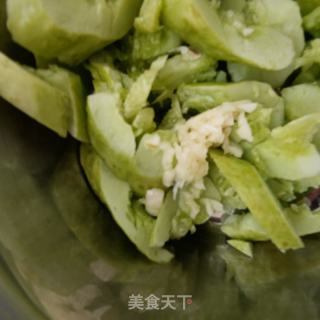 拍白玉黄瓜的做法步骤：3