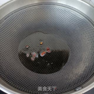 胡萝卜土豆烧牛蝎子的做法步骤：2