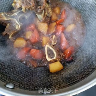 胡萝卜土豆烧牛蝎子的做法步骤：10
