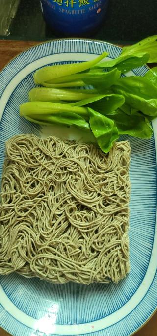 牛肉酱拌黑芝麻面的做法步骤：1