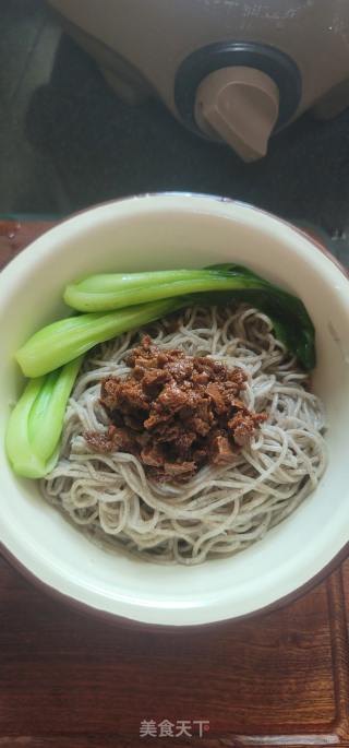 牛肉酱拌黑芝麻面的做法步骤：6