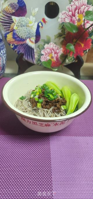 牛肉酱拌黑芝麻面的做法步骤：9