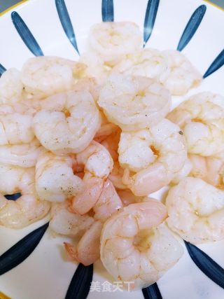 美味减脂多巴胺美食～莴笋炒虾仁的做法步骤：4