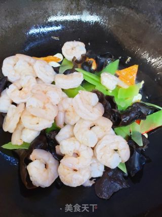 美味减脂多巴胺美食～莴笋炒虾仁的做法步骤：9
